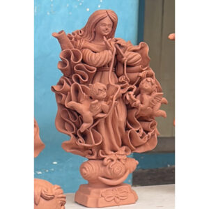 Handmade Catholic clay sculpture of Our Lady Mary crafted by Olaria Caxixis, featuring artisan religious pottery and Christian home decor02 - raffia objects home decor